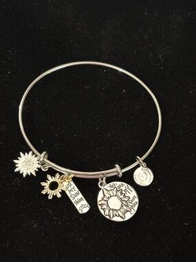 LA CN You Are My Sunshine Expandable Charm Bracelet Mixed Metal Sunflower Bangle